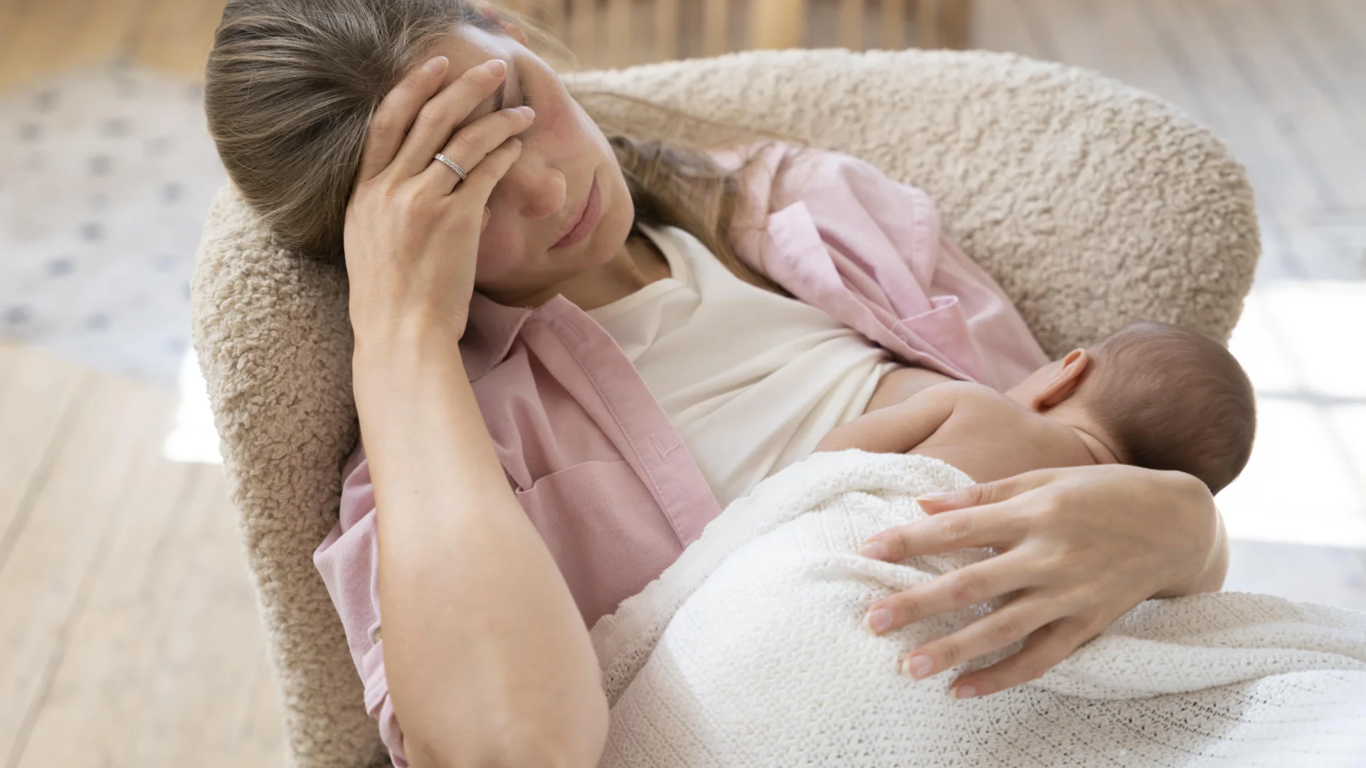 Doğum Yaptıktan Sonra Neden Depresyon Görülür?
